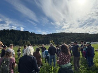 Symposium attendees enjoyed a beautiful day of farm tours where they learned how producers manage their pastures. 